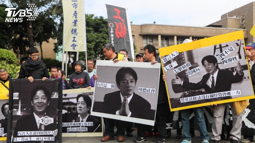 不滿勞基法修法　民眾網路號召落髮抗議