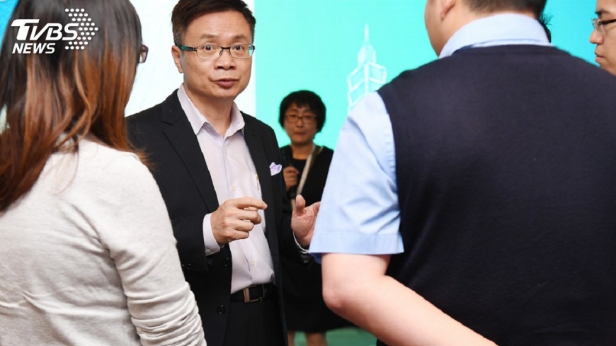 黃志芳:社會要前進 靠企業家非政治人物