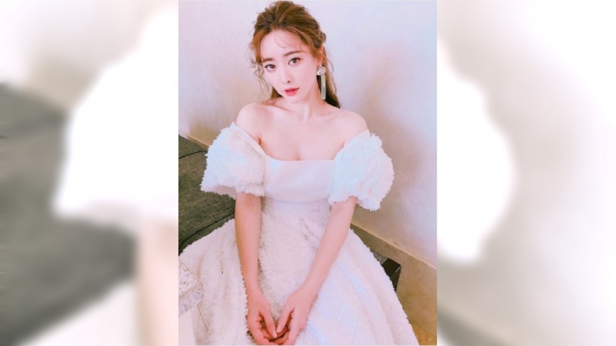 糗!女星過海關被攔下 竟是整形前後差太大