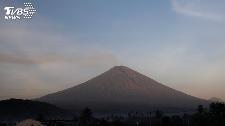 阿貢火山改噴少量蒸氣 澳洲航班恢復