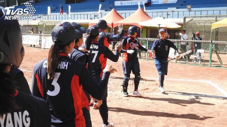 不敵菲律賓美援 女壘亞錦中華拿季軍