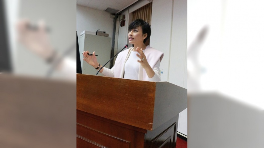 「沒聽見勞工的吶喊嗎?」邱議瑩嗆:那是錄音帶啦