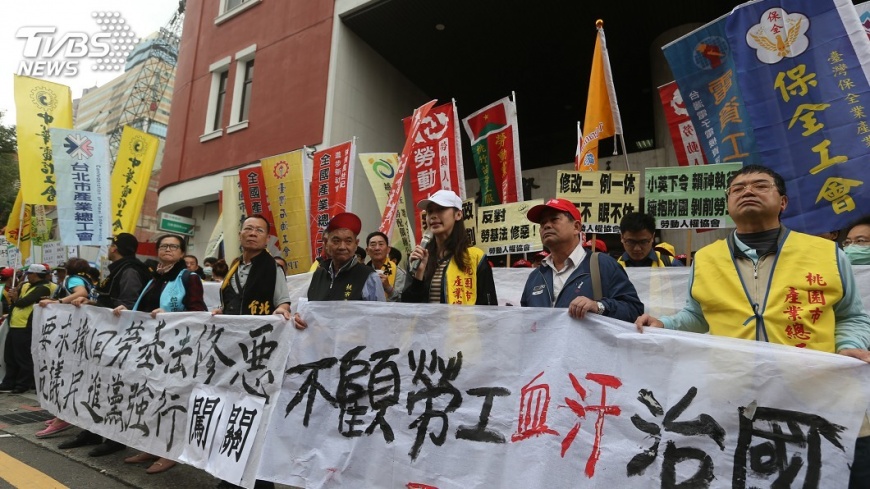 勞基法初審過關　 林伯豐：惡法當然要修