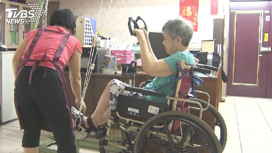 在家照顧長者可領補助? 藍委擬提修法