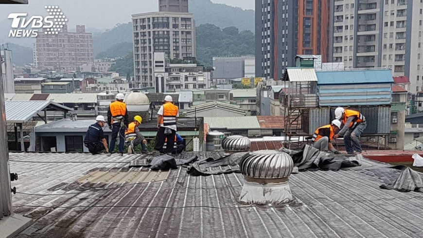 新北中和出租套房違建　強制開拆