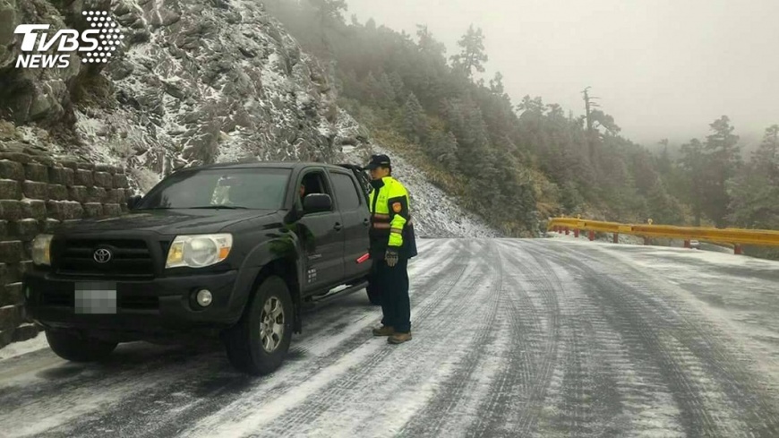 掌握合歡山雪況 線上看即時影像