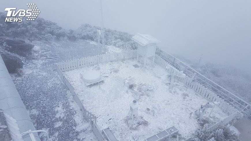 上山賞雪要穿暖 久待當心高山症