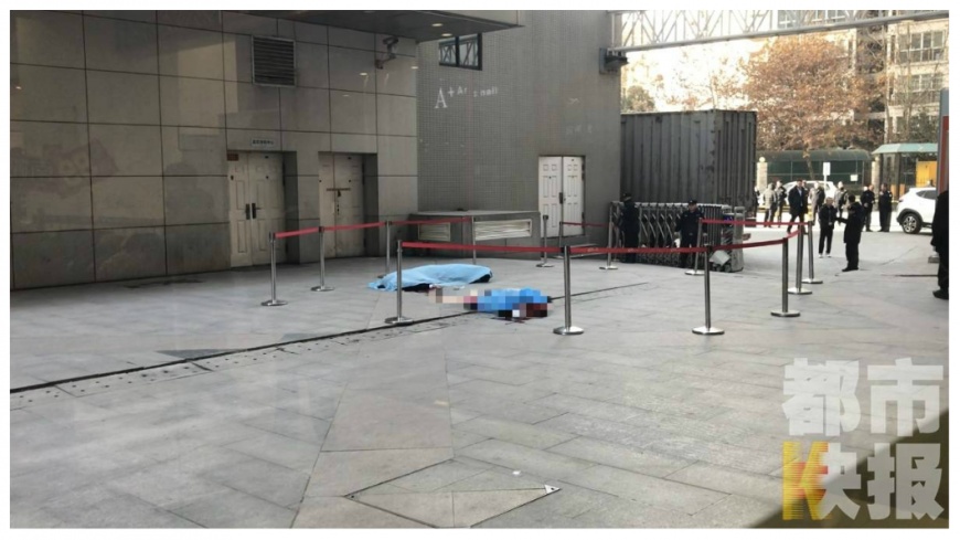 想伸手接跳樓女！熱心保全被「砸中」2人均亡