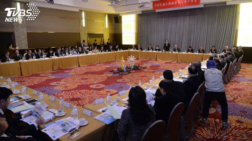 拚經濟無法只靠政府 賴揆籲企業增加起薪