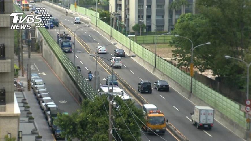 改善內湖塞車 港墘路拓寬至3線道
