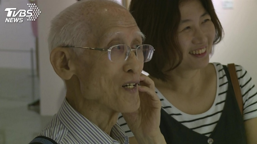 余光中作品清新脫俗 國高中教科書愛用
