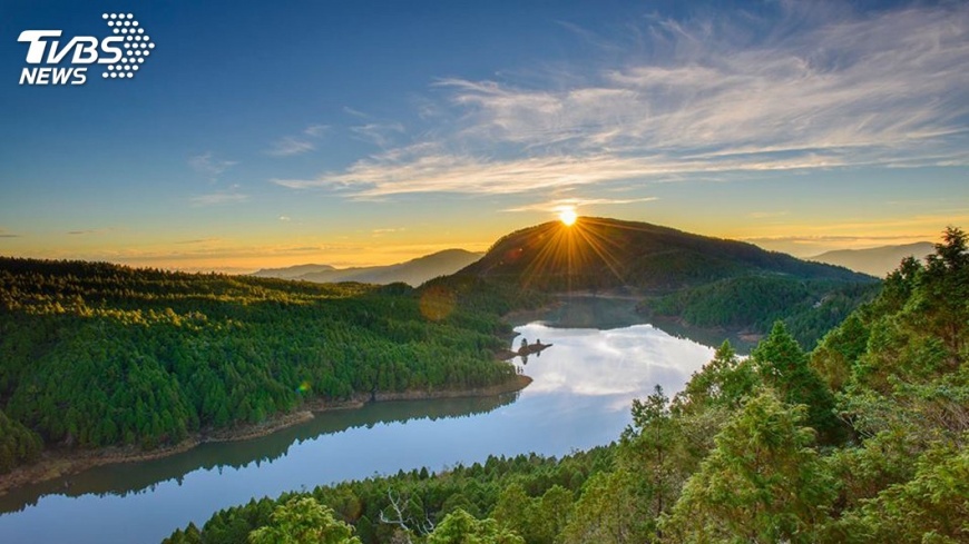 藍寶石湖景倒映日出 太平山冬季絕景