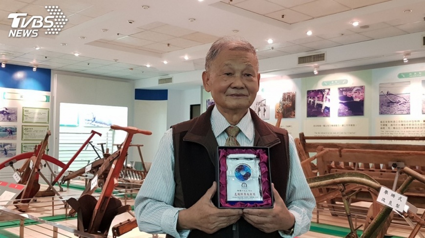 最勇銀髮族　陳寶川80歲獲農機終身獎