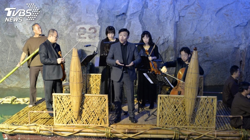 京劇弦樂四重奏交會 東西樂音坑道迸火花