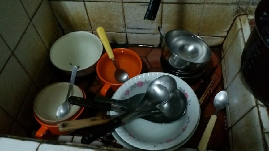 家人「髒碗堆水槽」等她下班洗 媳婦怒:我不是菲傭!