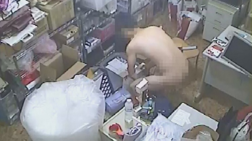 脫了再上!「救難英雄」成遛鳥俠 全裸行竊:好自在