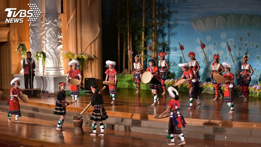 歲末祝福 歌舞感謝慈濟援建校舍