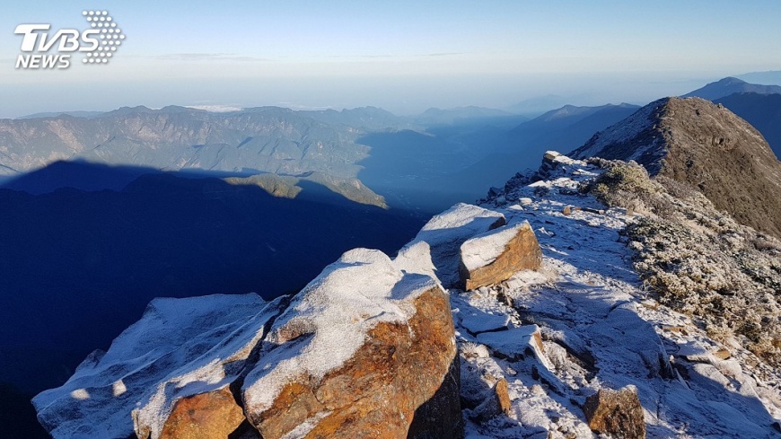 台灣附近水氣多　玉山、合歡山可能下雪