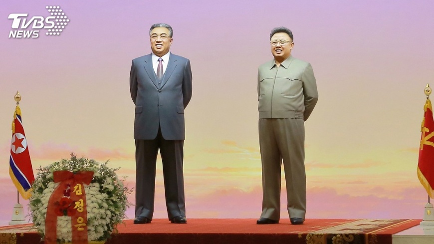 金正日逝世6週年 金正恩參謁太陽宮