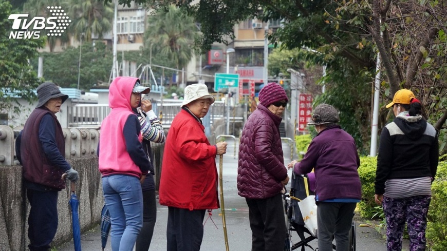 強烈大陸冷氣團南下 21日低溫下探10度