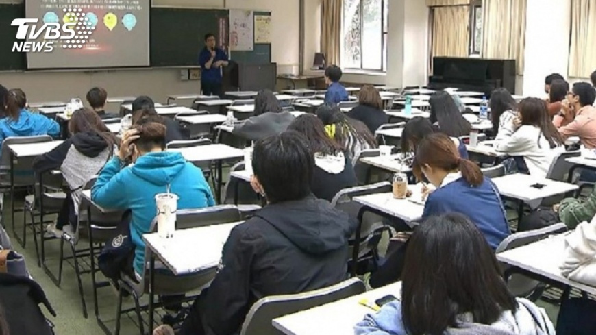 近半私校教職員年終恐遭扣減? 教育部回應了