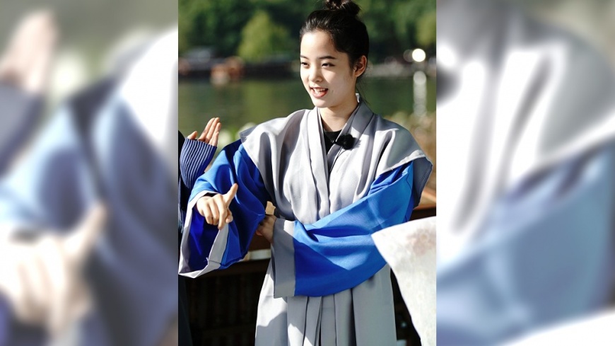 歐陽娜娜咆哮式演技自己不敢看 三姊妹合體上節目