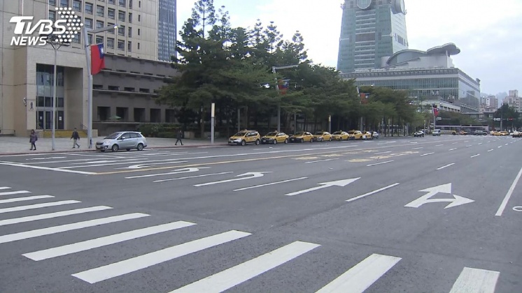 快訊/跨年晚會注意! 周邊道路大貨車、廣告車禁行