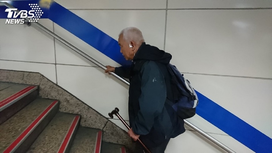 熬到65歲…貧翁辦敬老悠遊卡遭拒 理由好心酸