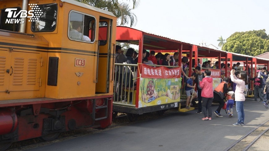 搭乘百年歷史五分車 體驗虎尾糖廠鐵道