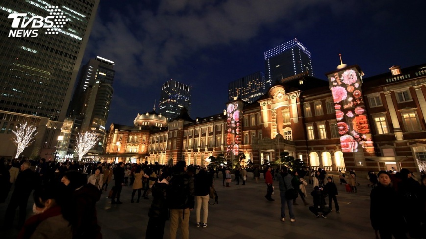 東京站前廣場點燈 添耶誕夜氣氛