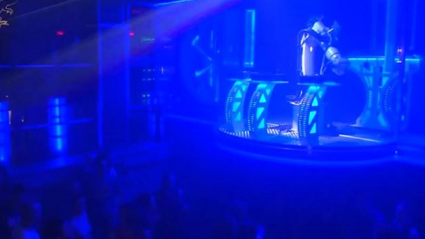 機器人搶飯碗? 捷克夜店DJ機器人上陣