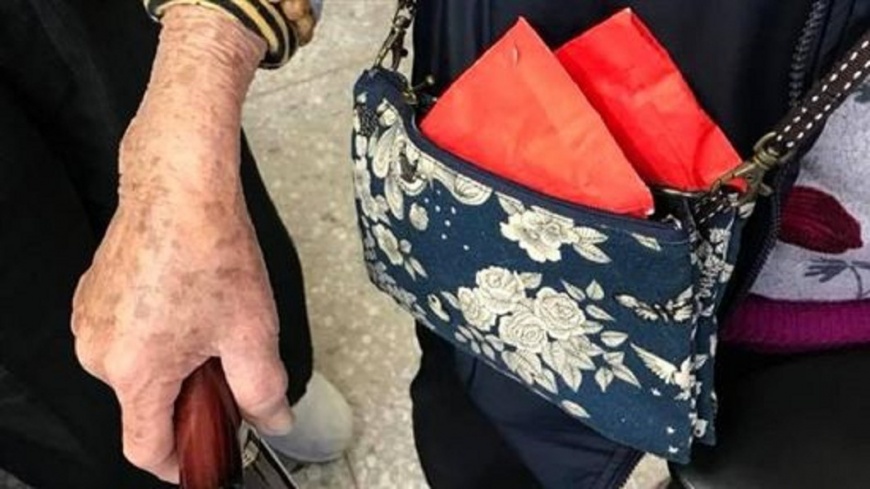 阿嬤的復仇!露出「超厚紅包」 成功釣到慣竊