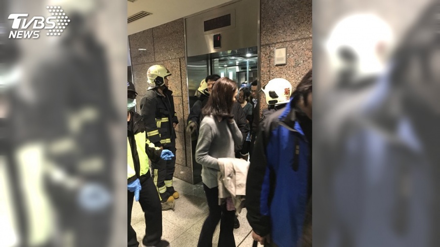快訊/板橋車站電梯故障! 18人脫困無人傷亡