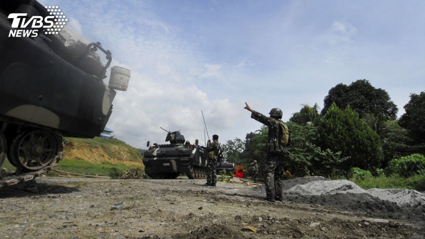 菲軍方轟炸叛軍據點 擊斃10名武裝分子