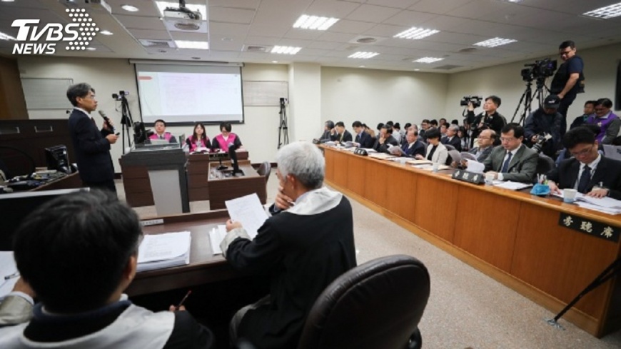 修法保護被害人 親友可陪同出庭
