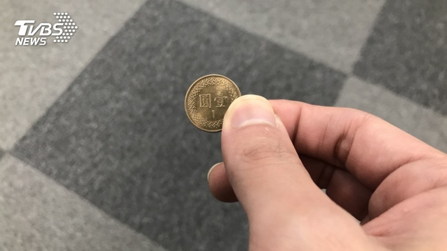只剩千元鈔...她湊硬幣買麵 老闆拒收嗆:怎敢拿1元