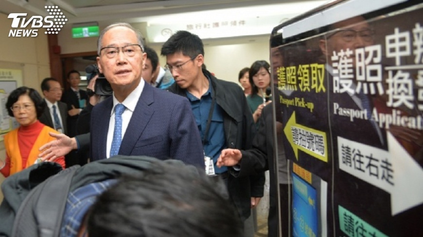 護照出包惹議！　李大維道歉「會負該負的責任」