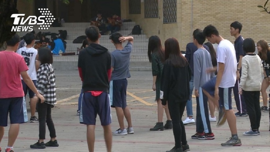 大學甄試456個系所撞期 學生、家長擔憂權益受損