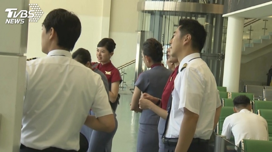 華航機師勞資爭議 工會:暫緩罷工投票