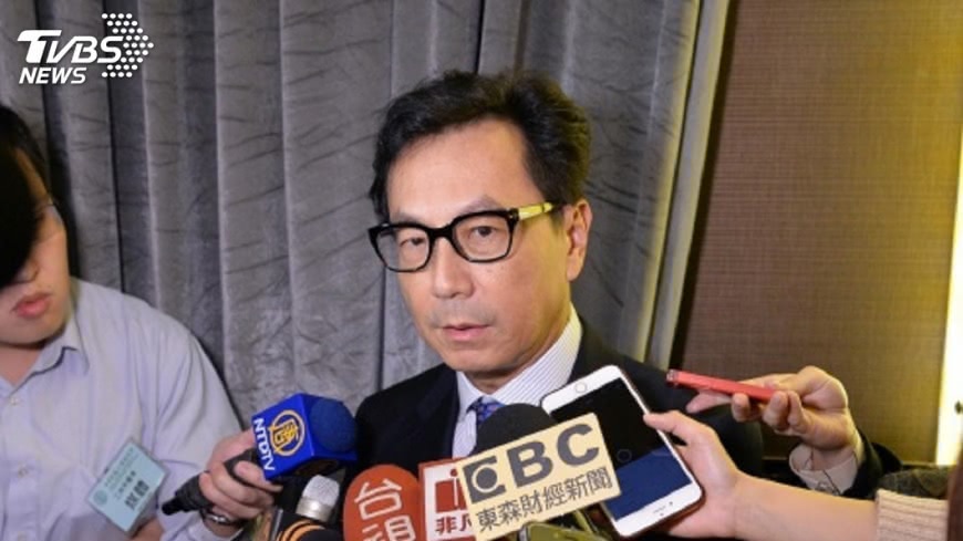 蔡明忠看好台灣 基層起薪明年3萬元以上
