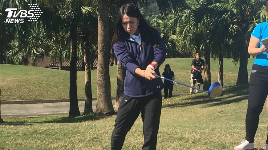 富邦公益球敘 郭婞淳惡補揮桿有天分