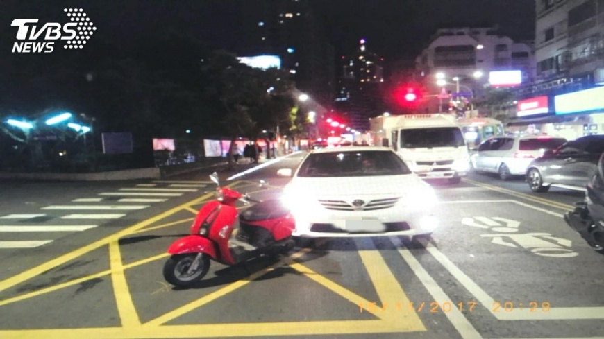 「不是我撞你!」 車禍留電話出包!找嘸人求償