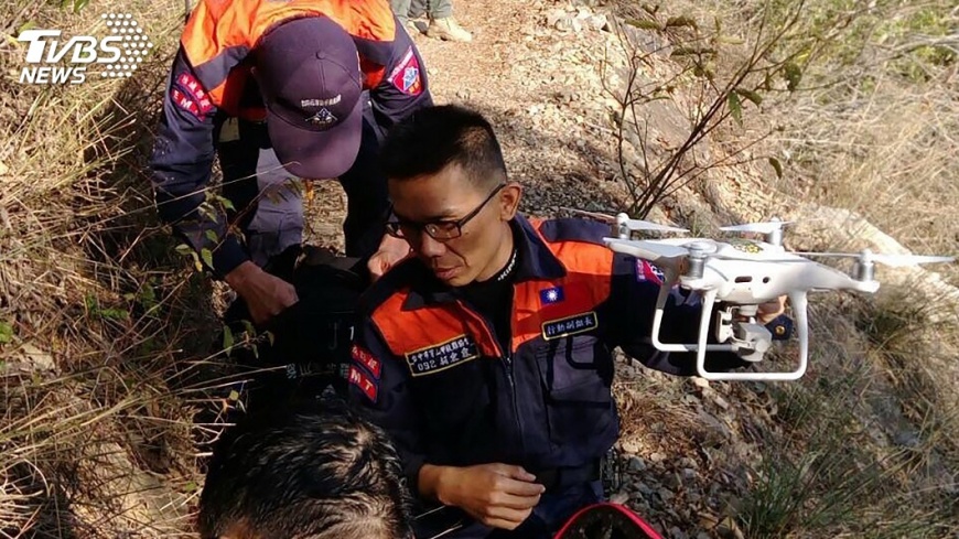 首罰!攀山未帶手機 遭開條例上路首張罰單