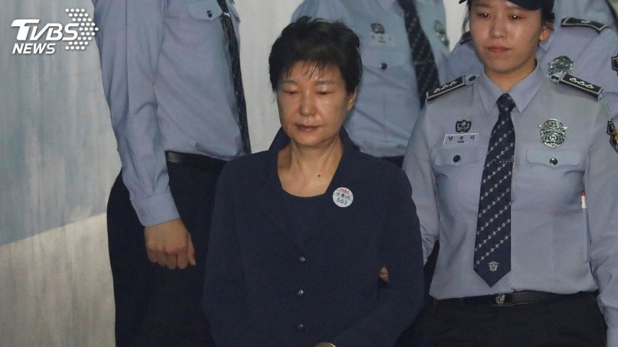 朴槿惠上任後即收賄 情治單位月獻鉅款