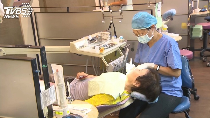 老人假牙補助申請熱烈 南投縣府追加經費