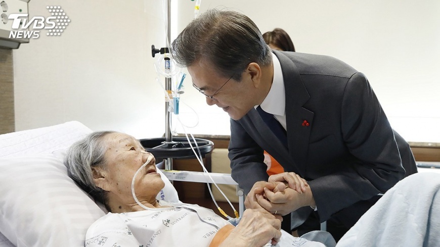 評估對日韓協議態度 文在寅見前慰安婦