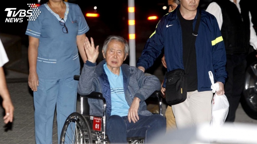 秘魯前總統藤森返家 坐輪椅形貌憔悴