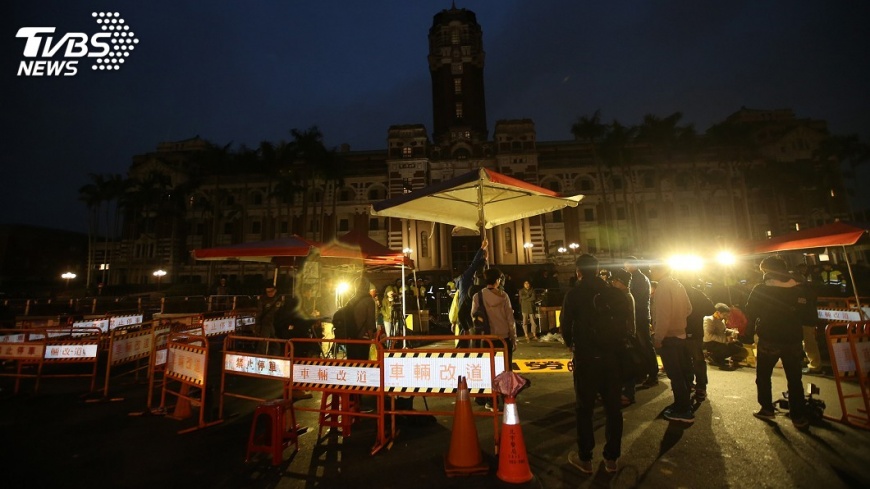 勞基法修法 柯建銘盼朝野理性坐下來談