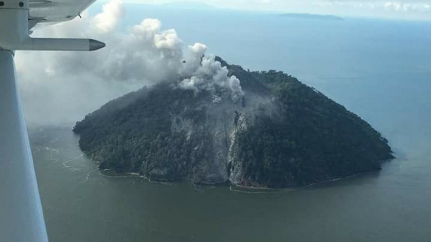 巴國火山島突噴發 專家:恐引發海嘯