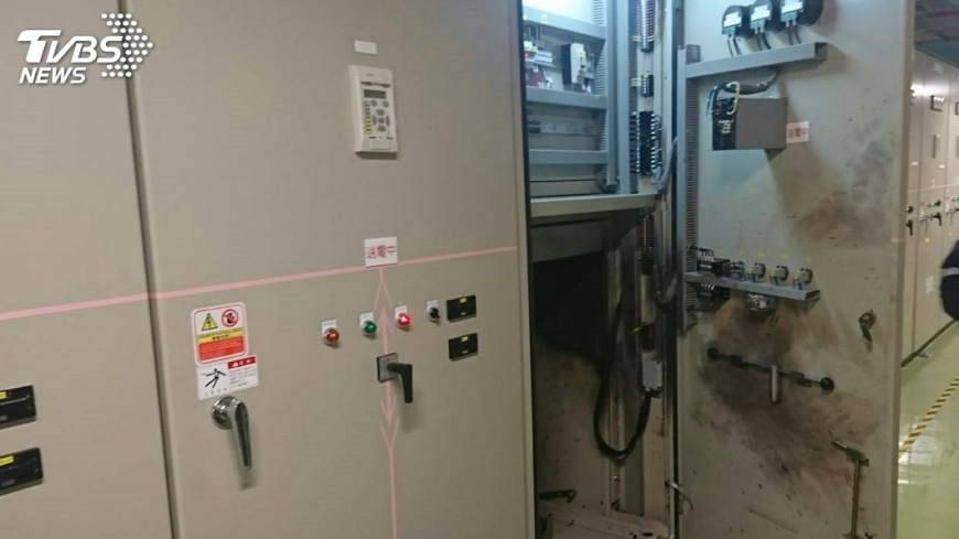 疑配電盤維修時短路 3人觸電燒傷送醫